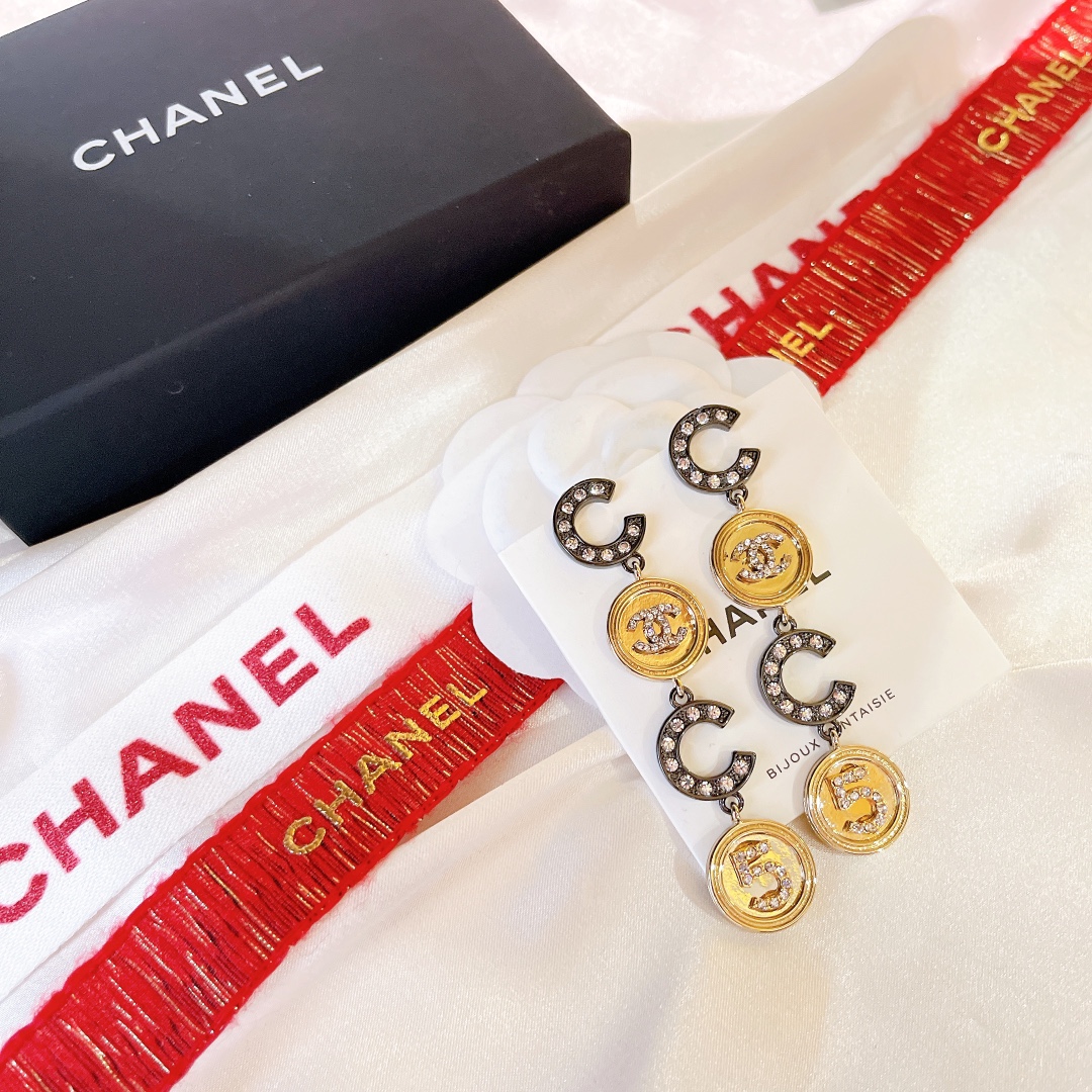 Chanel 小香 新款 coco 分色 耳釘