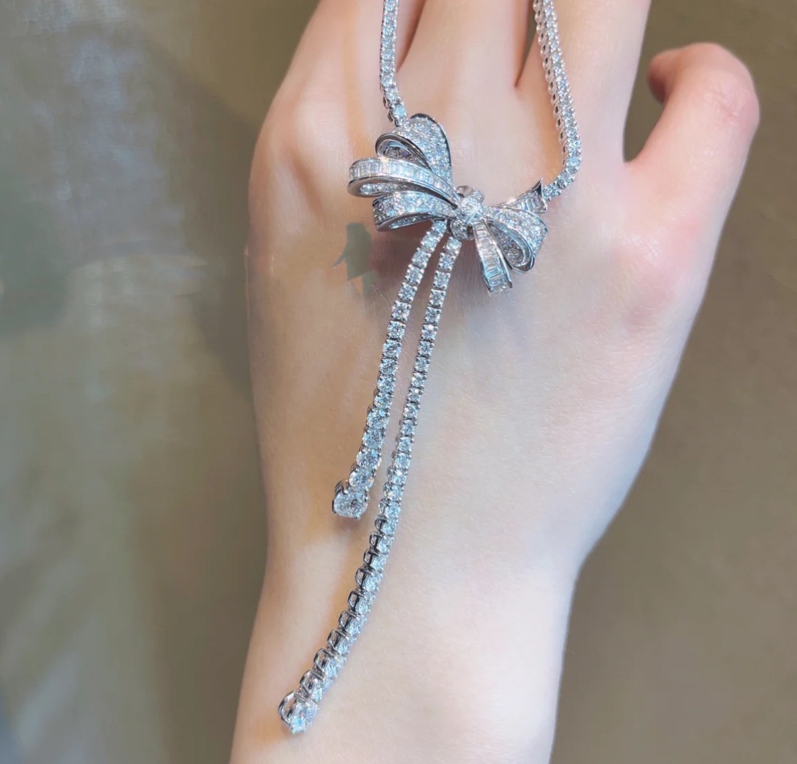 格拉夫 蝴蝶結 排鑽 項鏈