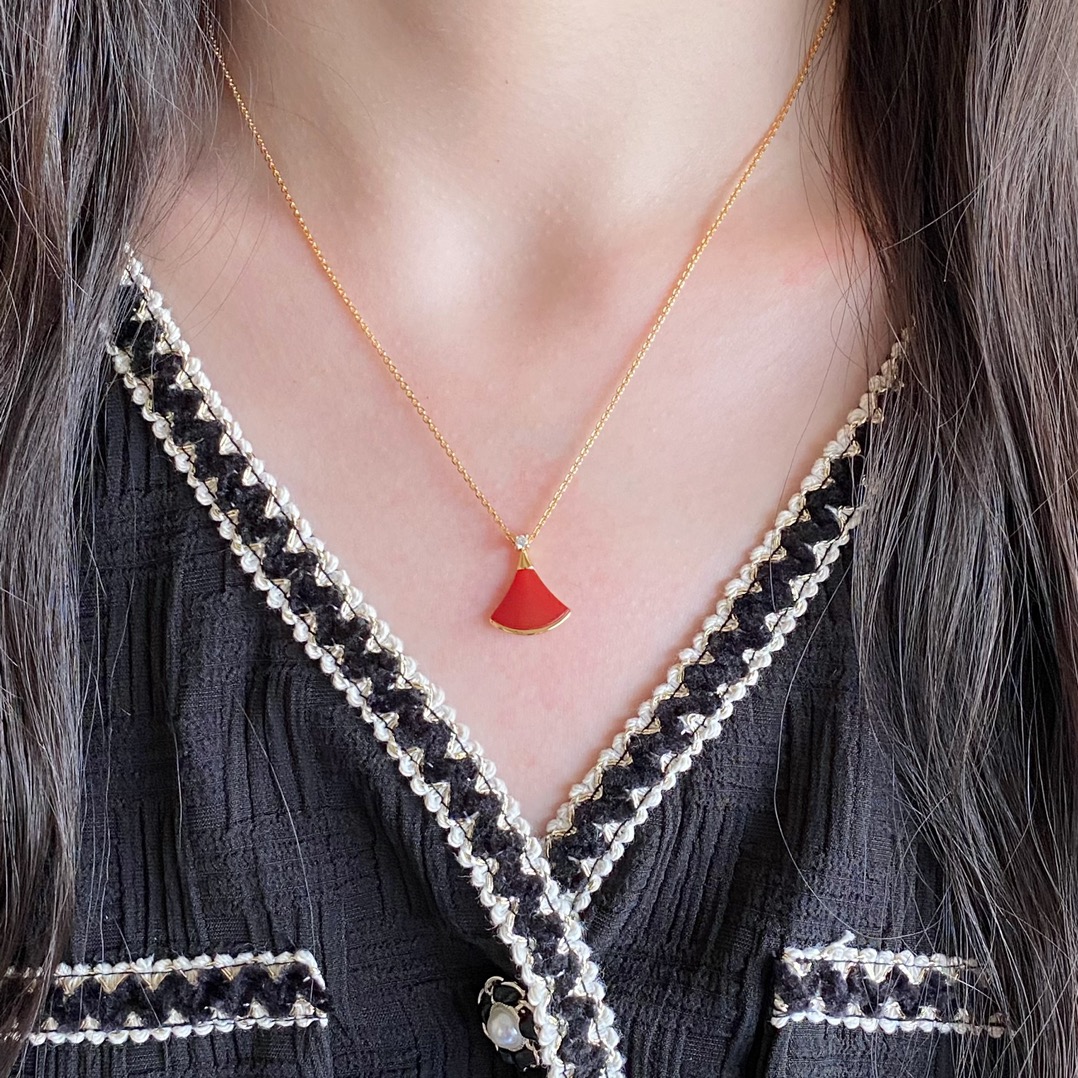 寶格麗經典款扇形小裙子項鏈