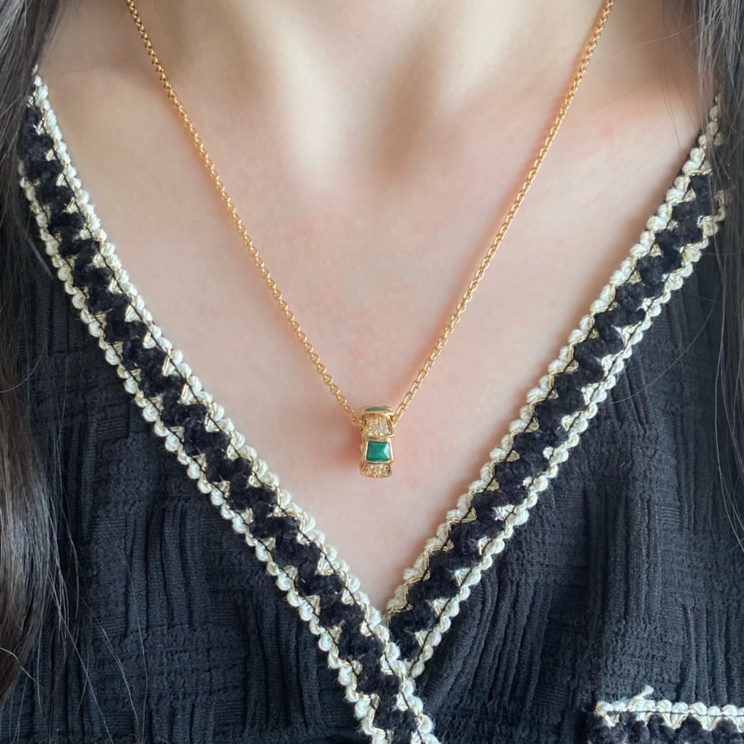 寶格麗高級貝母間隔鑽蛇骨項鏈