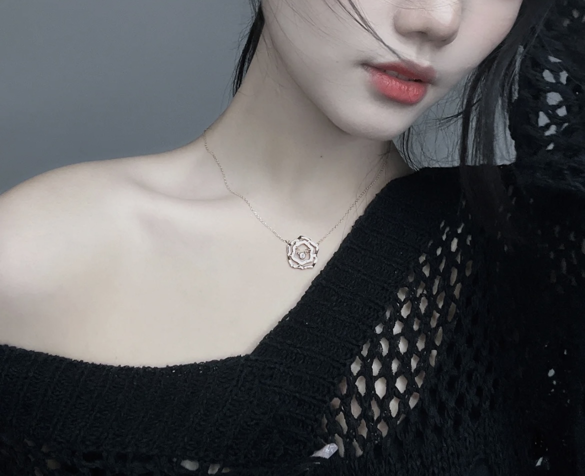 伯爵鏤空玫瑰花項鏈