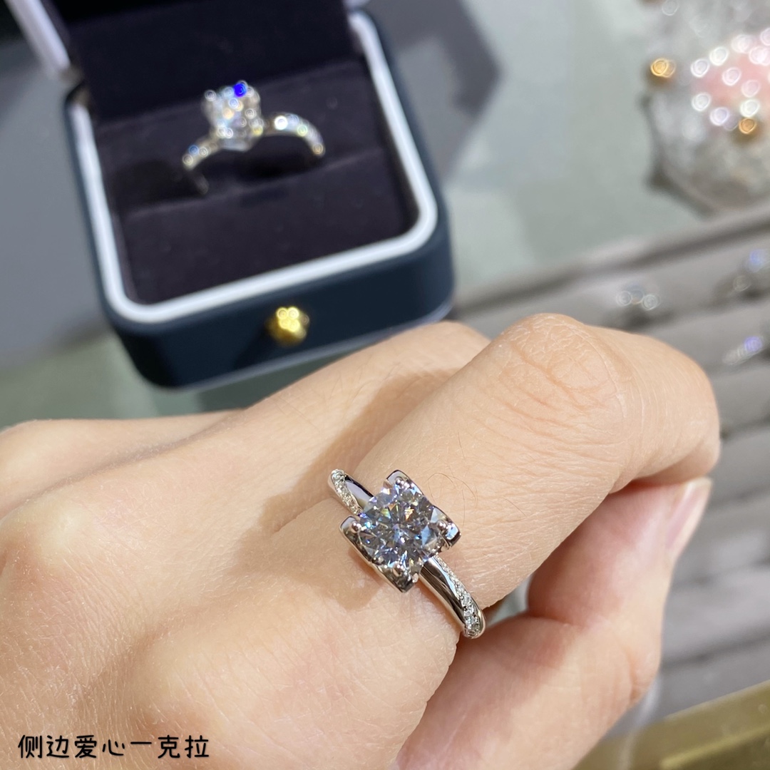 側邊愛心一克拉戒指進口高碳鑽女戒指