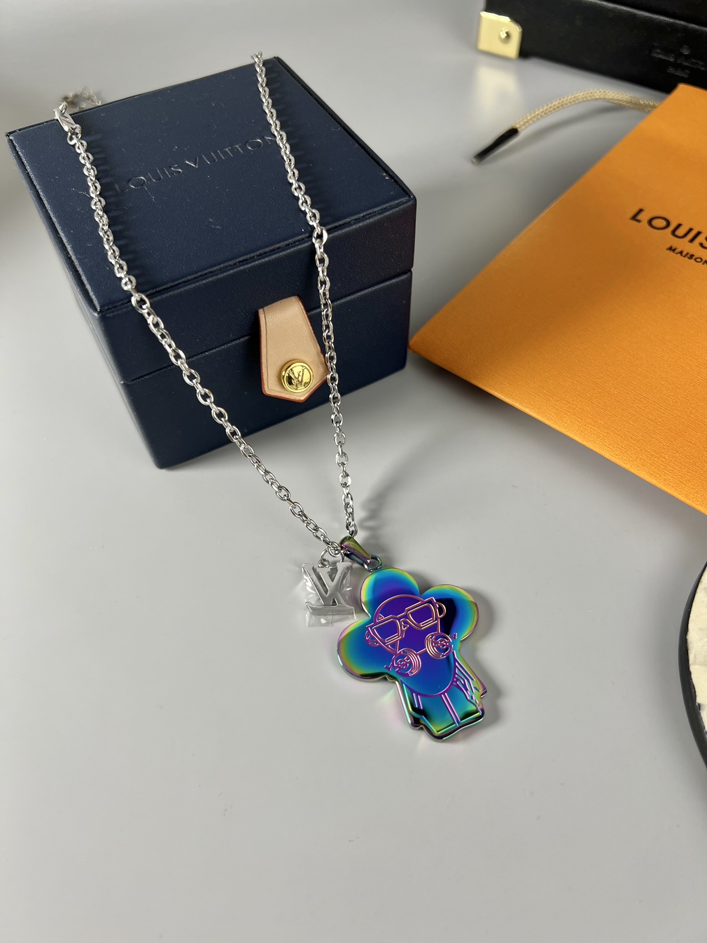 LV太陽花項鏈