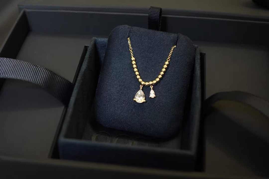 APM 金色水滴項鏈